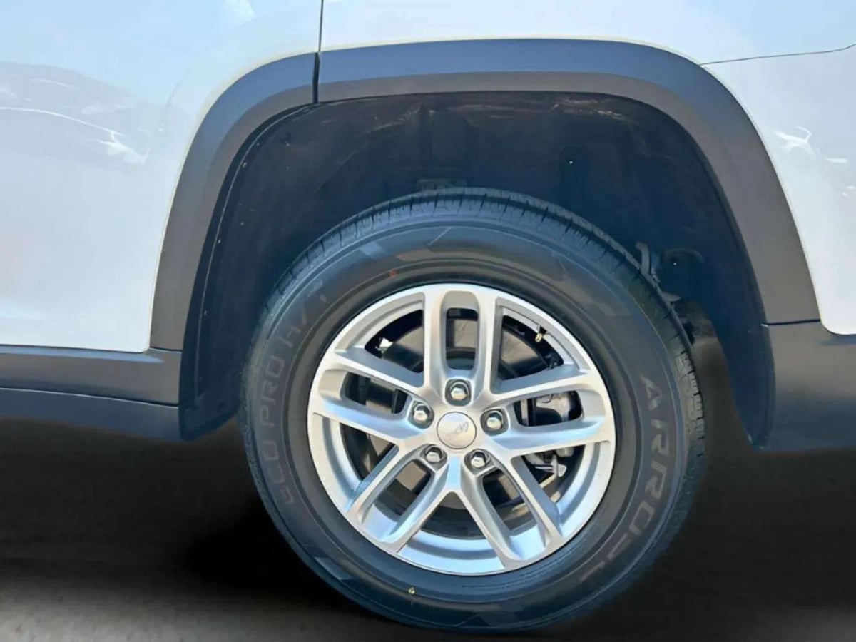 2023 Jeep Grand Cherokee L Laredo - Photo 30