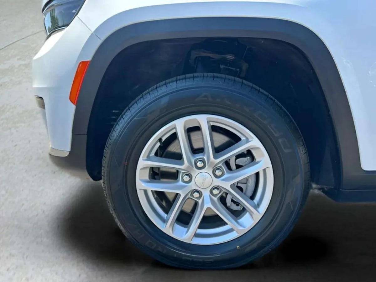 2023 Jeep Grand Cherokee L Laredo - Photo 31