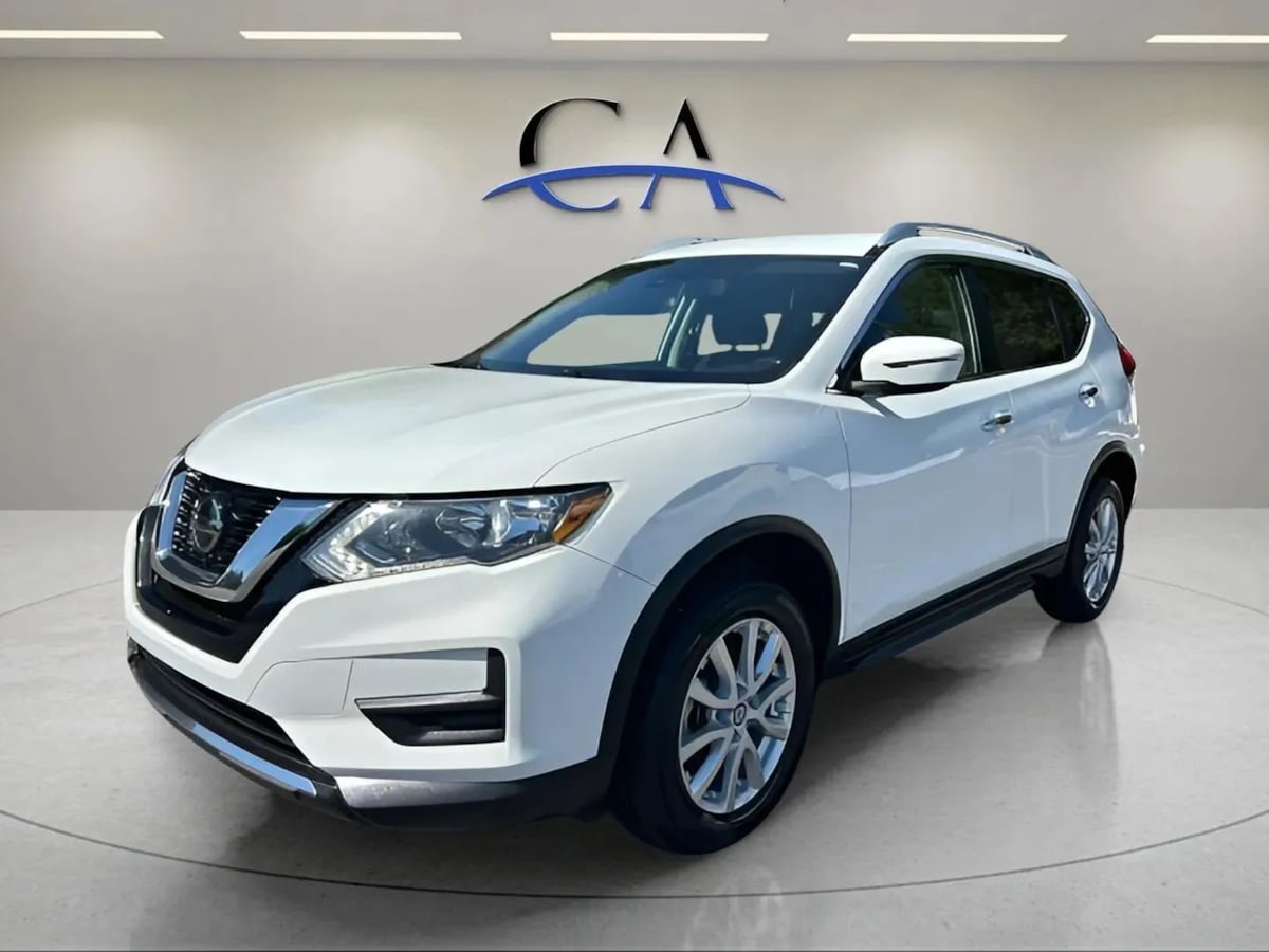 Photo 3 of this Nissan Rogue