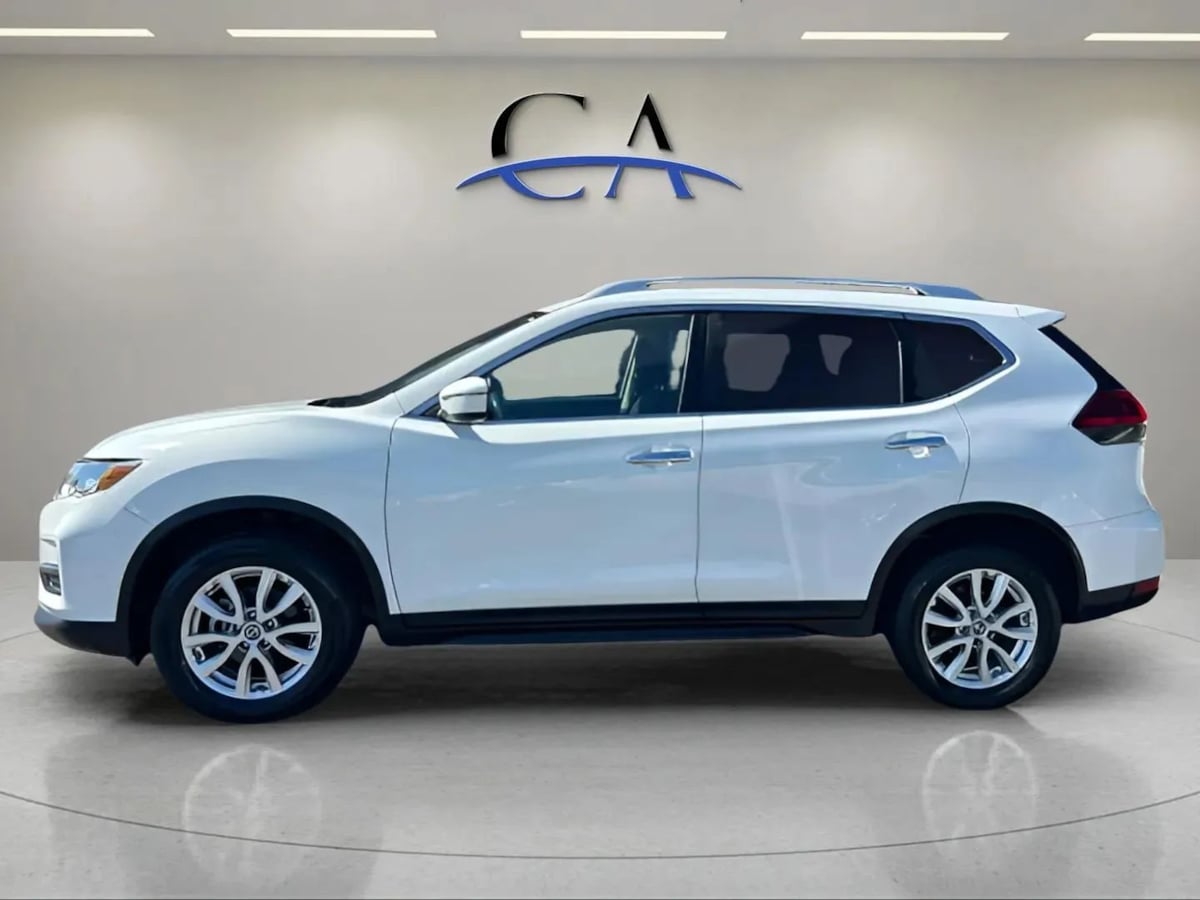 Photo 4 of this Nissan Rogue