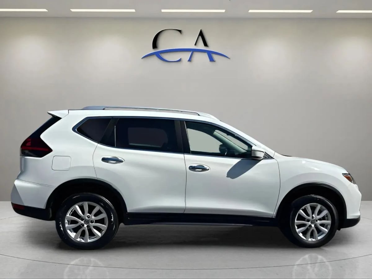 Photo 8 of this Nissan Rogue