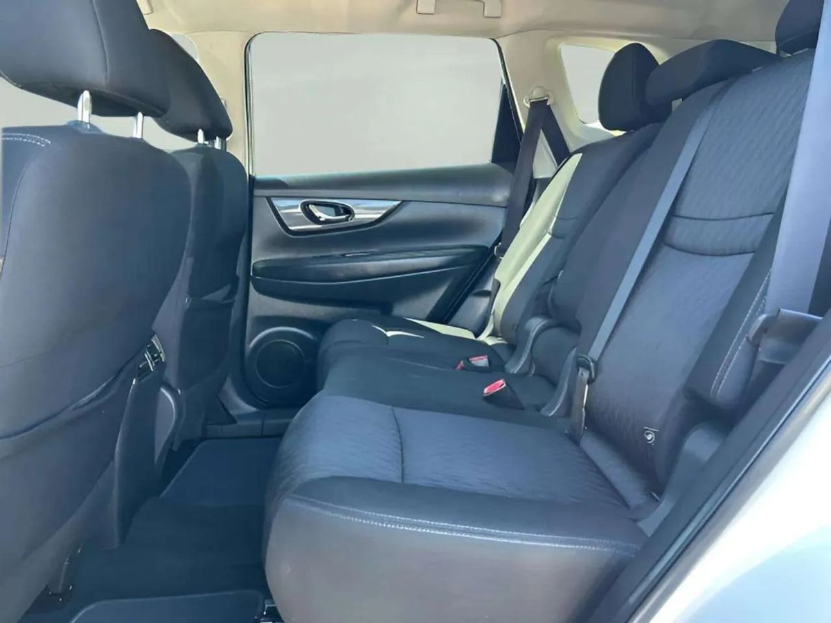 Photo 19 of this Nissan Rogue
