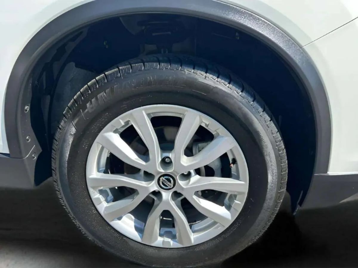 Photo 25 of this Nissan Rogue