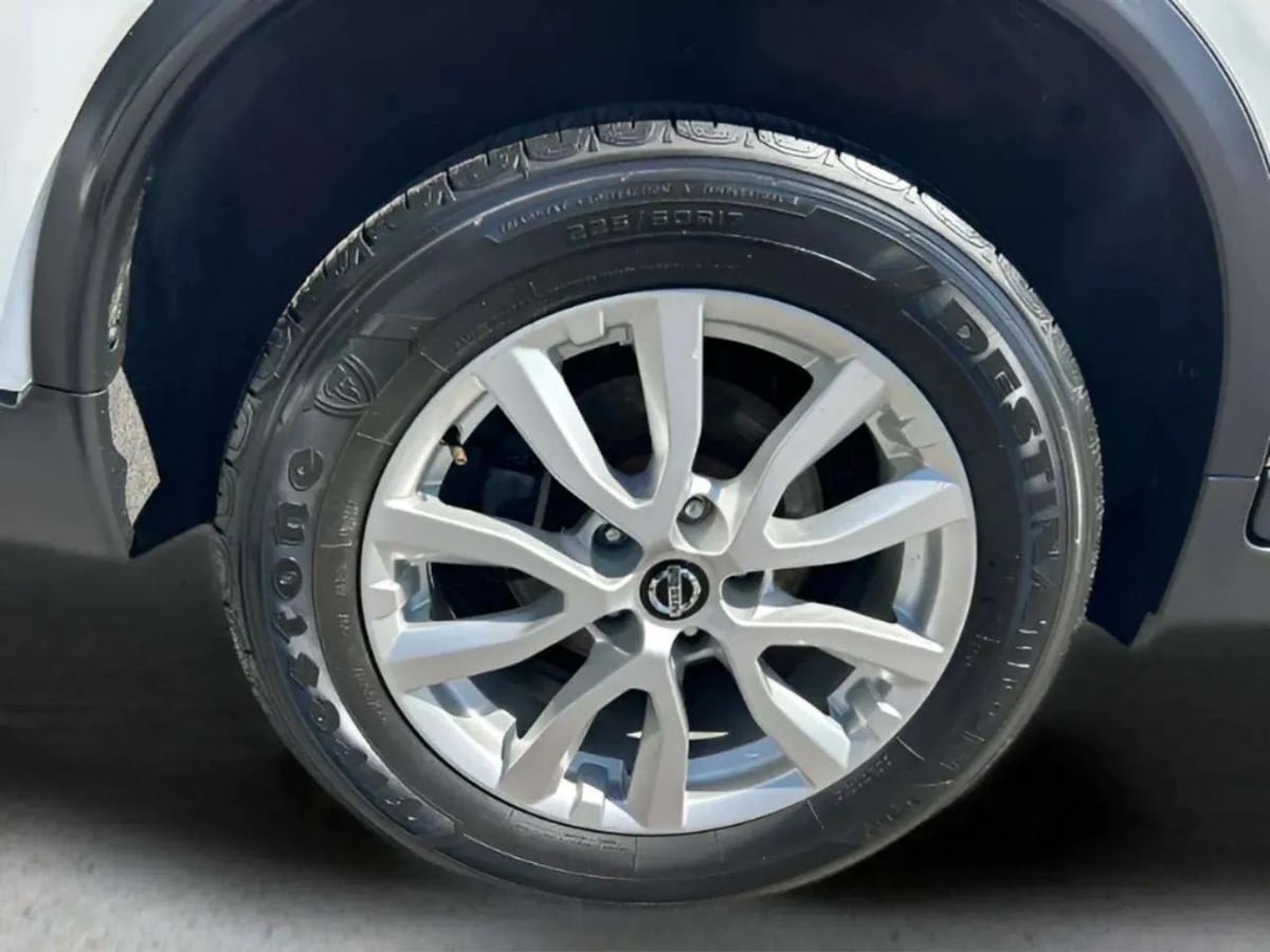 Photo 26 of this Nissan Rogue