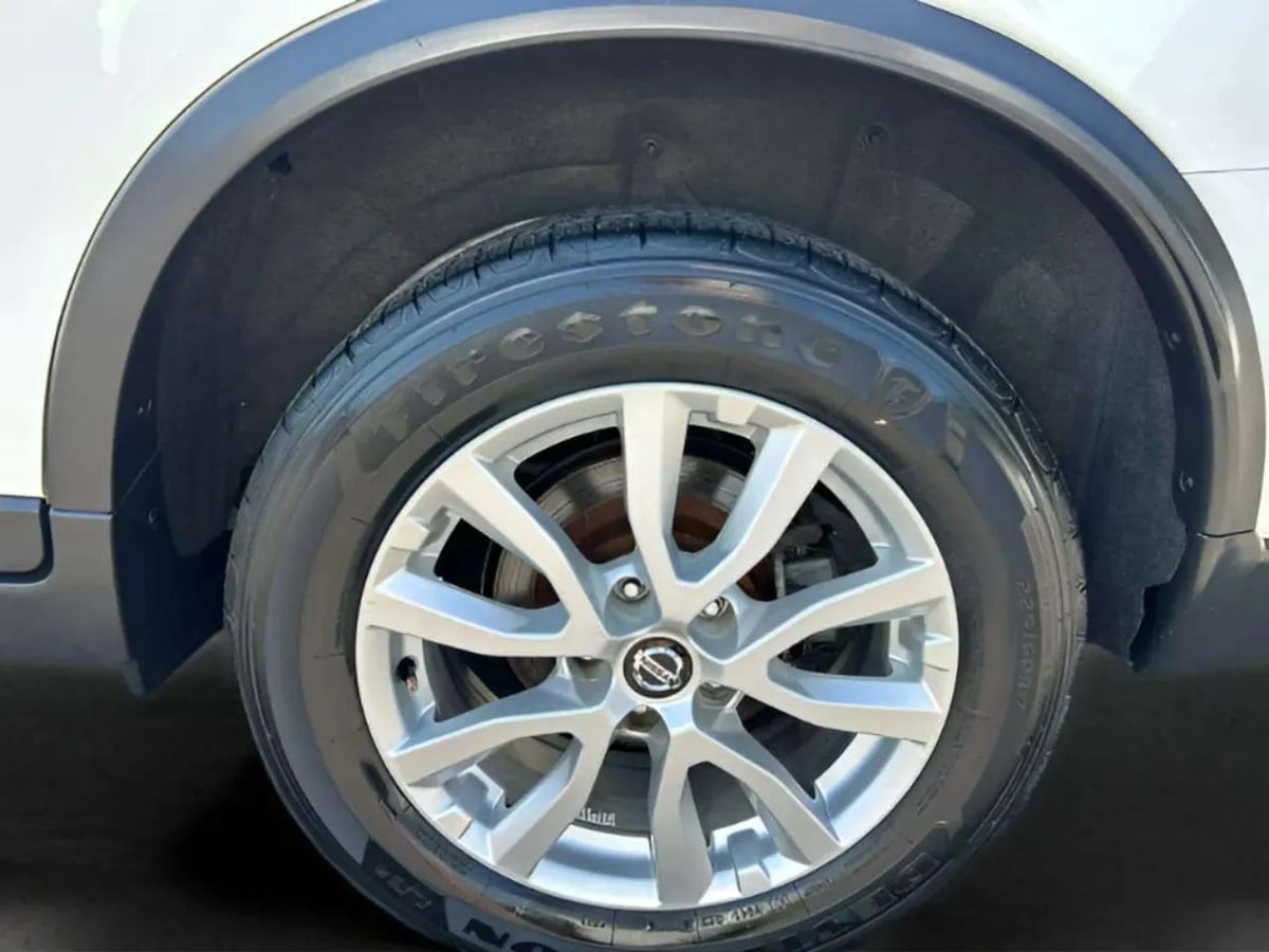 Photo 27 of this Nissan Rogue