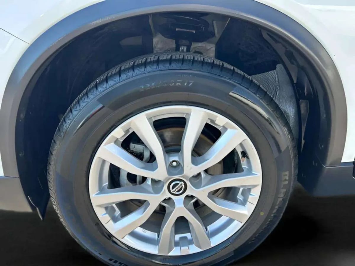Photo 28 of this Nissan Rogue
