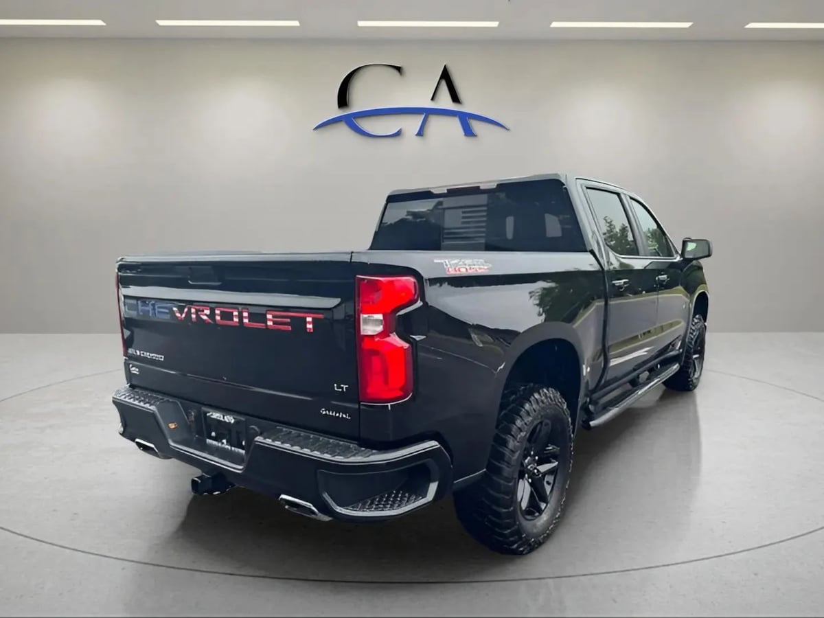 Photo 7 of this Chevrolet Silverado 1500