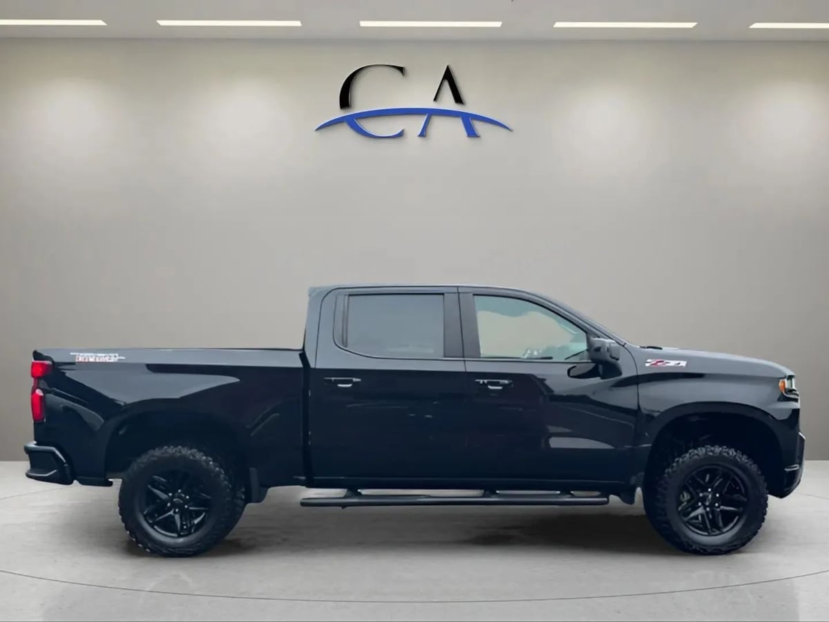 Photo 8 of this Chevrolet Silverado 1500