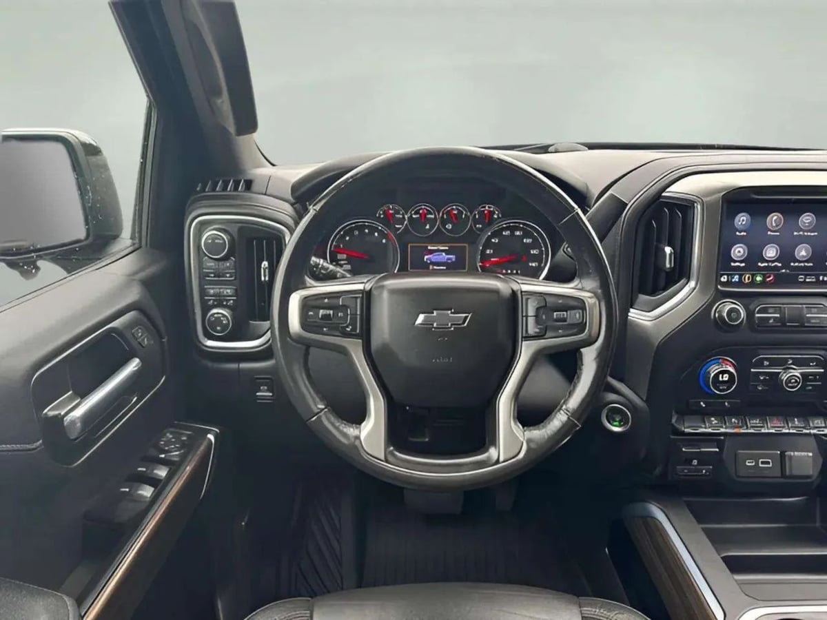 Photo 14 of this Chevrolet Silverado 1500