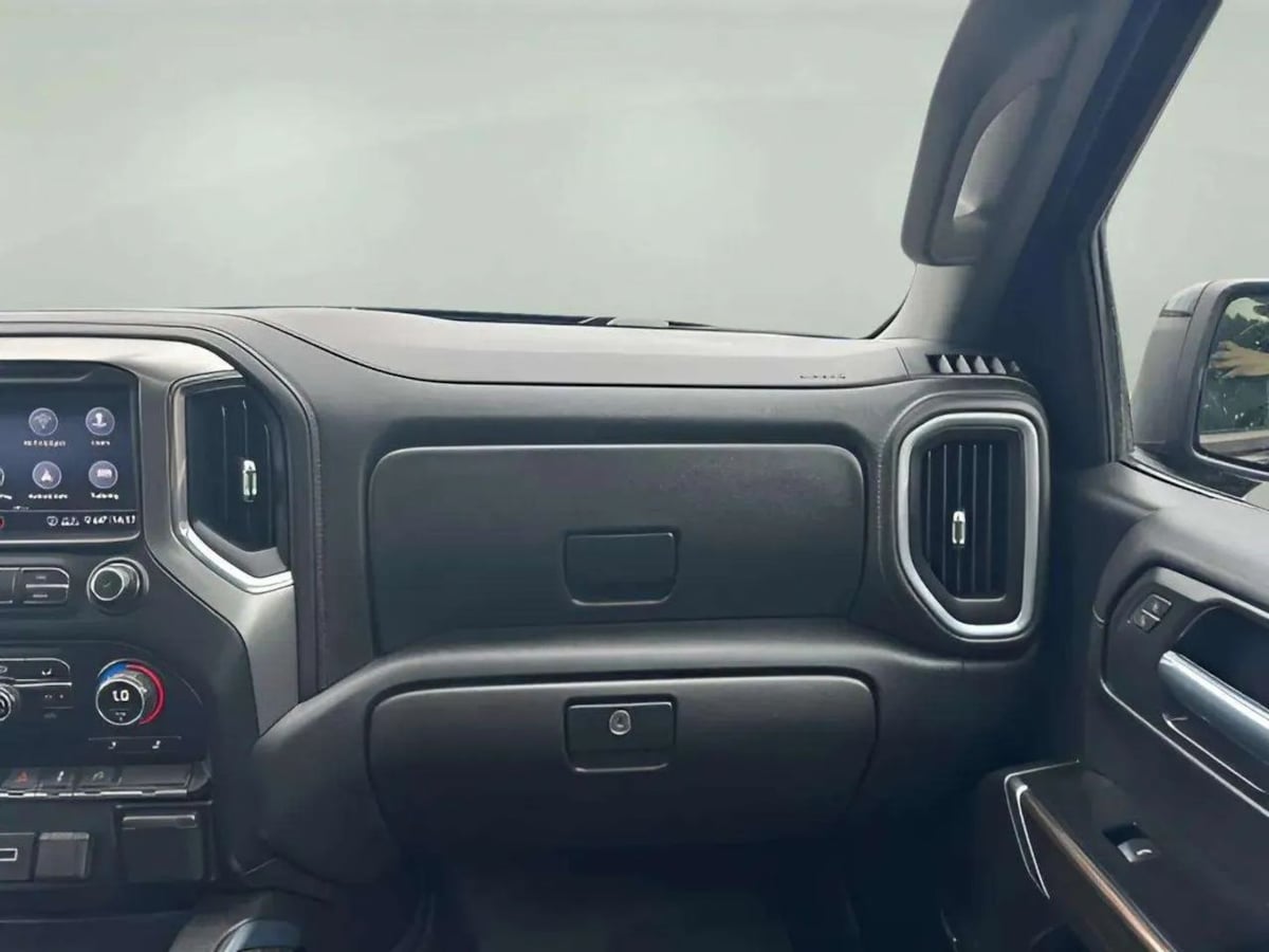 Photo 15 of this Chevrolet Silverado 1500
