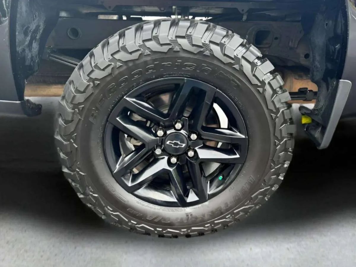 Photo 31 of this Chevrolet Silverado 1500