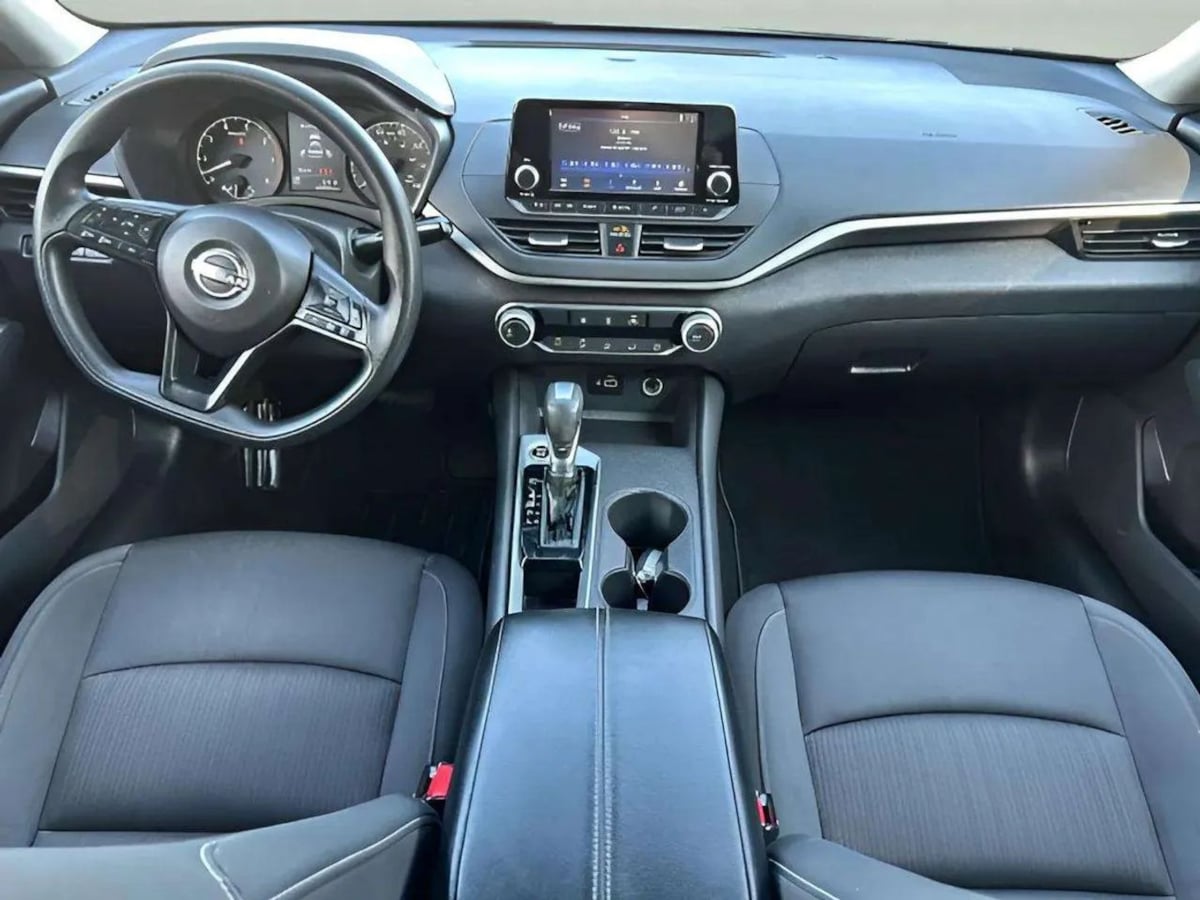 Photo 13 of this Nissan Altima