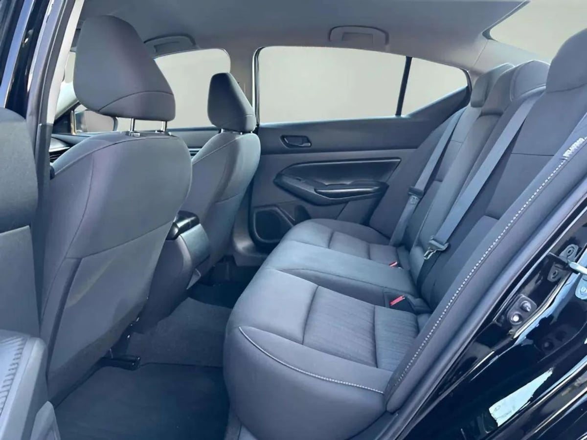 Photo 19 of this Nissan Altima