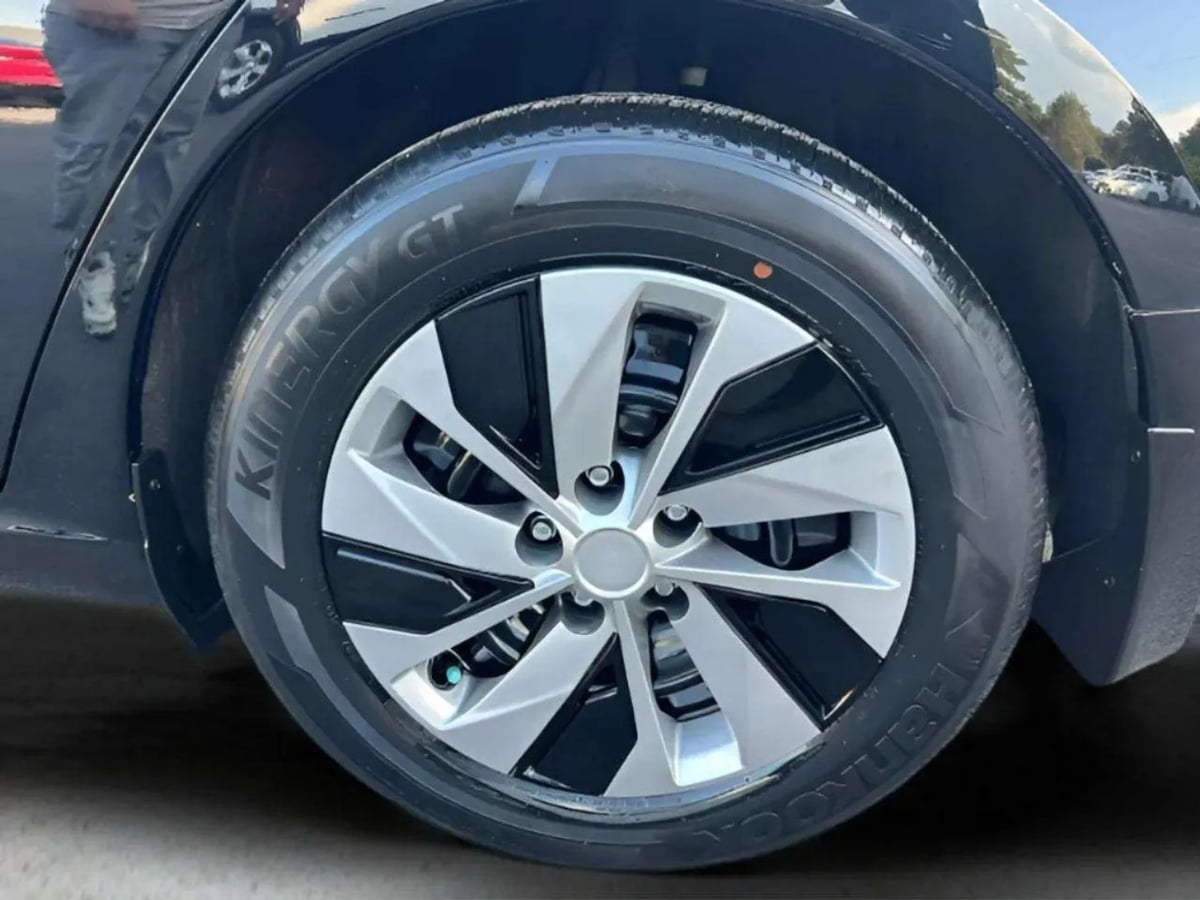 Photo 28 of this Nissan Altima