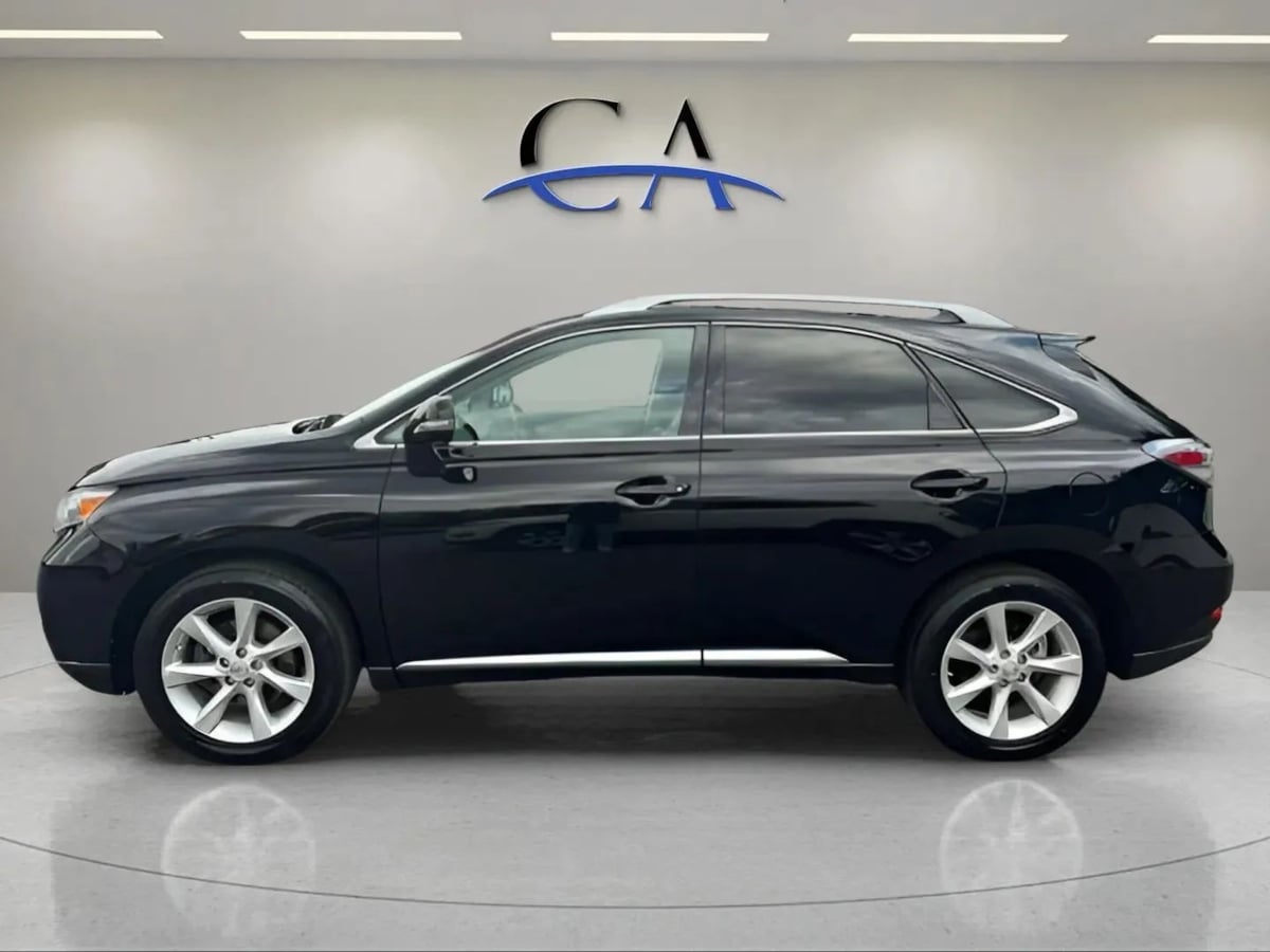 Photo 4 of this Lexus RX 350
