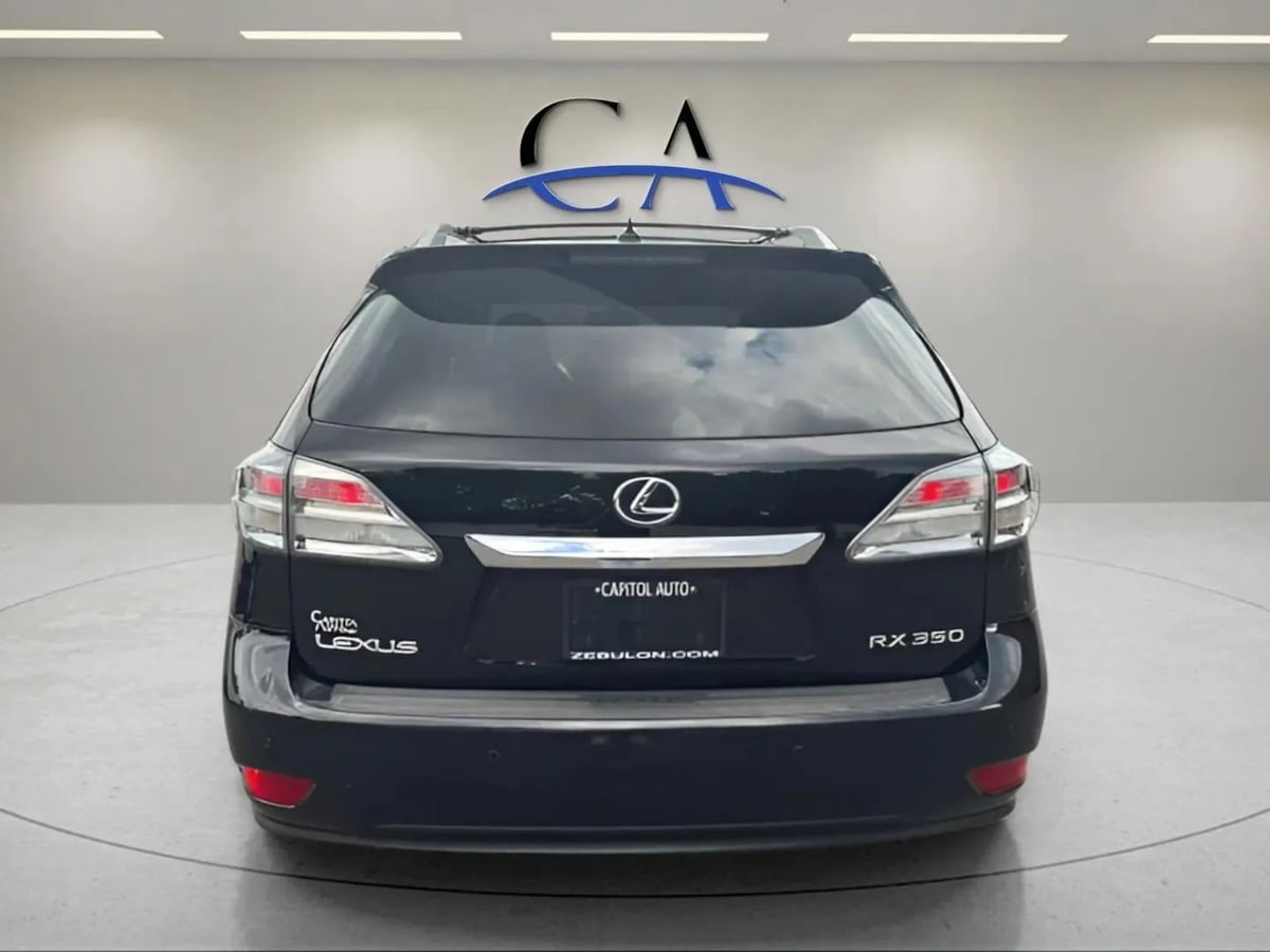 Photo 6 of this Lexus RX 350