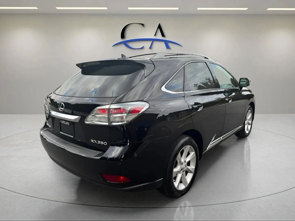 Photo 7 of this Lexus RX 350