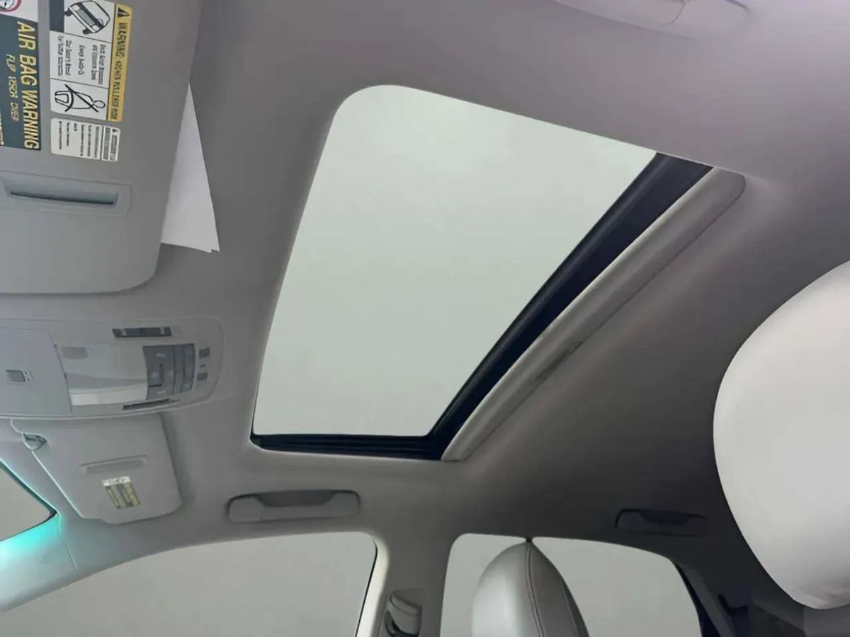 Photo 12 of this Lexus RX 350