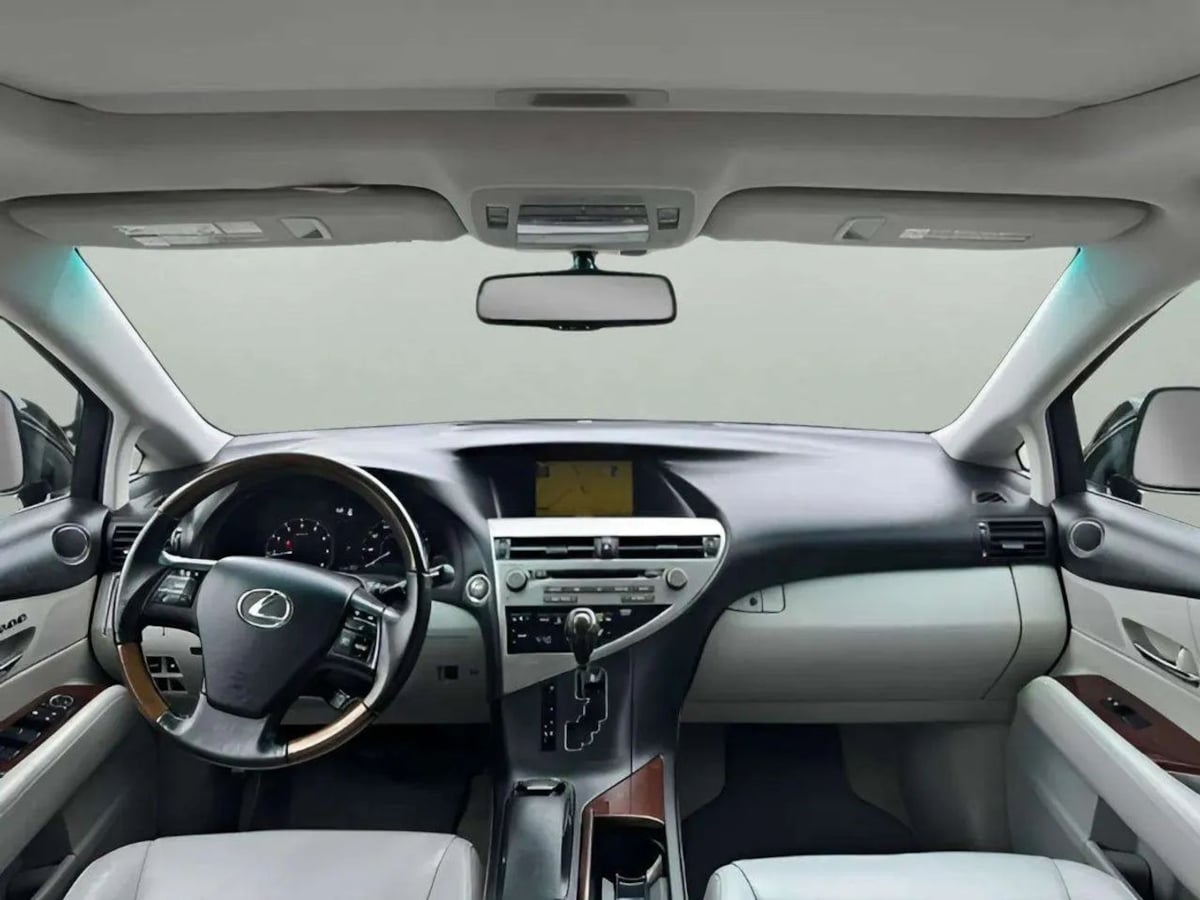 Photo 13 of this Lexus RX 350