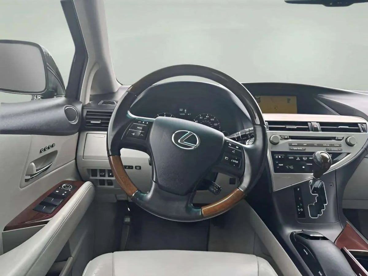 Photo 14 of this Lexus RX 350