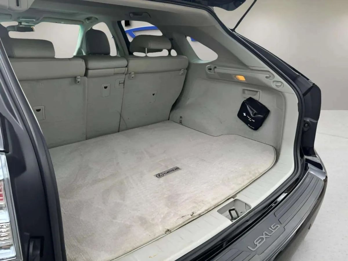 Photo 23 of this Lexus RX 350