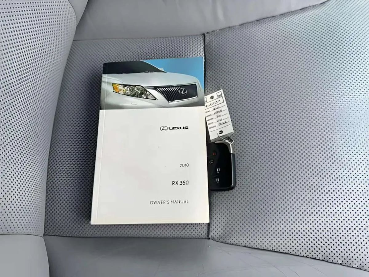 Photo 26 of this Lexus RX 350