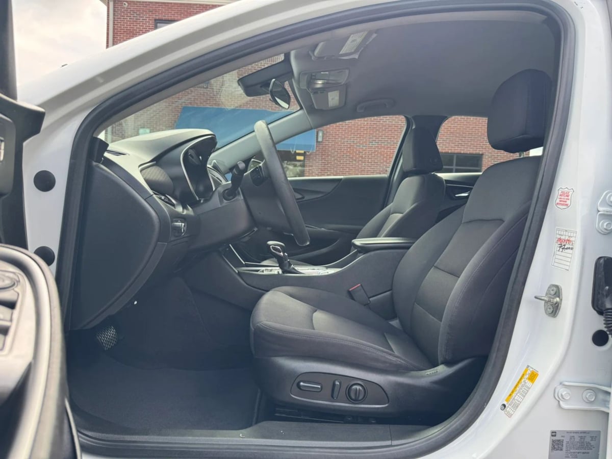 2023 Chevrolet Malibu 1LT - Photo 11