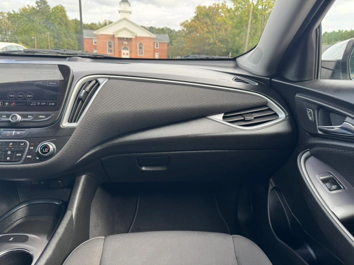2023 Chevrolet Malibu 1LT - Photo 14