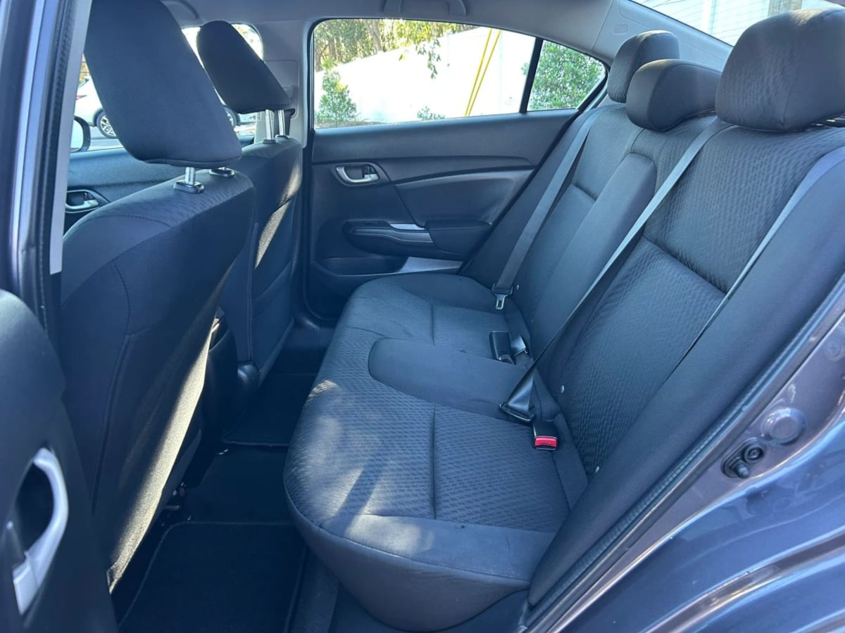 Photo 19 of this Honda Civic Sedan