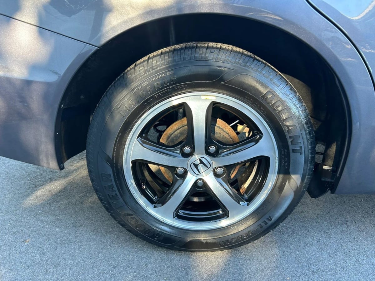 Photo 24 of this Honda Civic Sedan