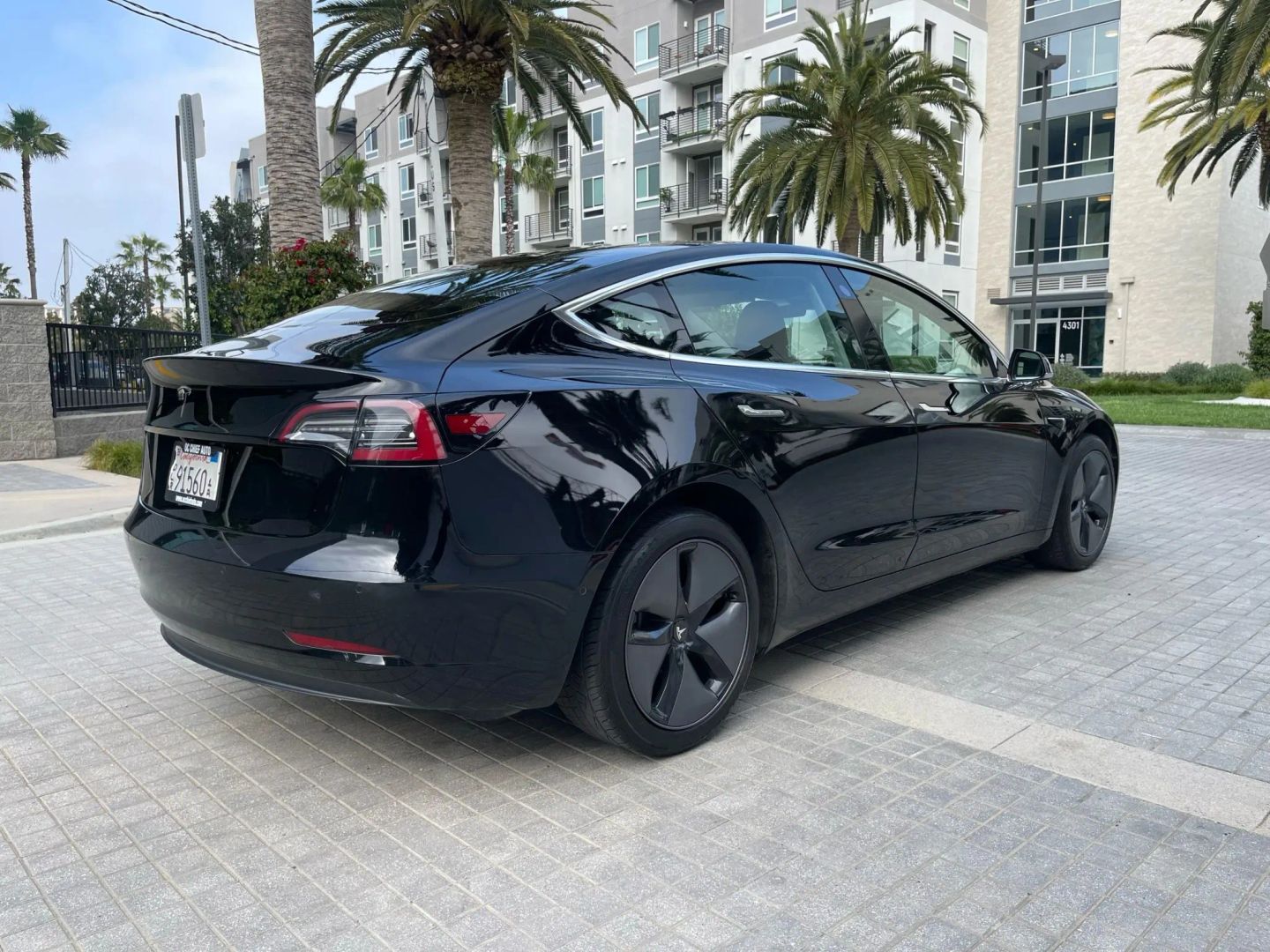 2018 Tesla Model 3 Long Range - Photo 3
