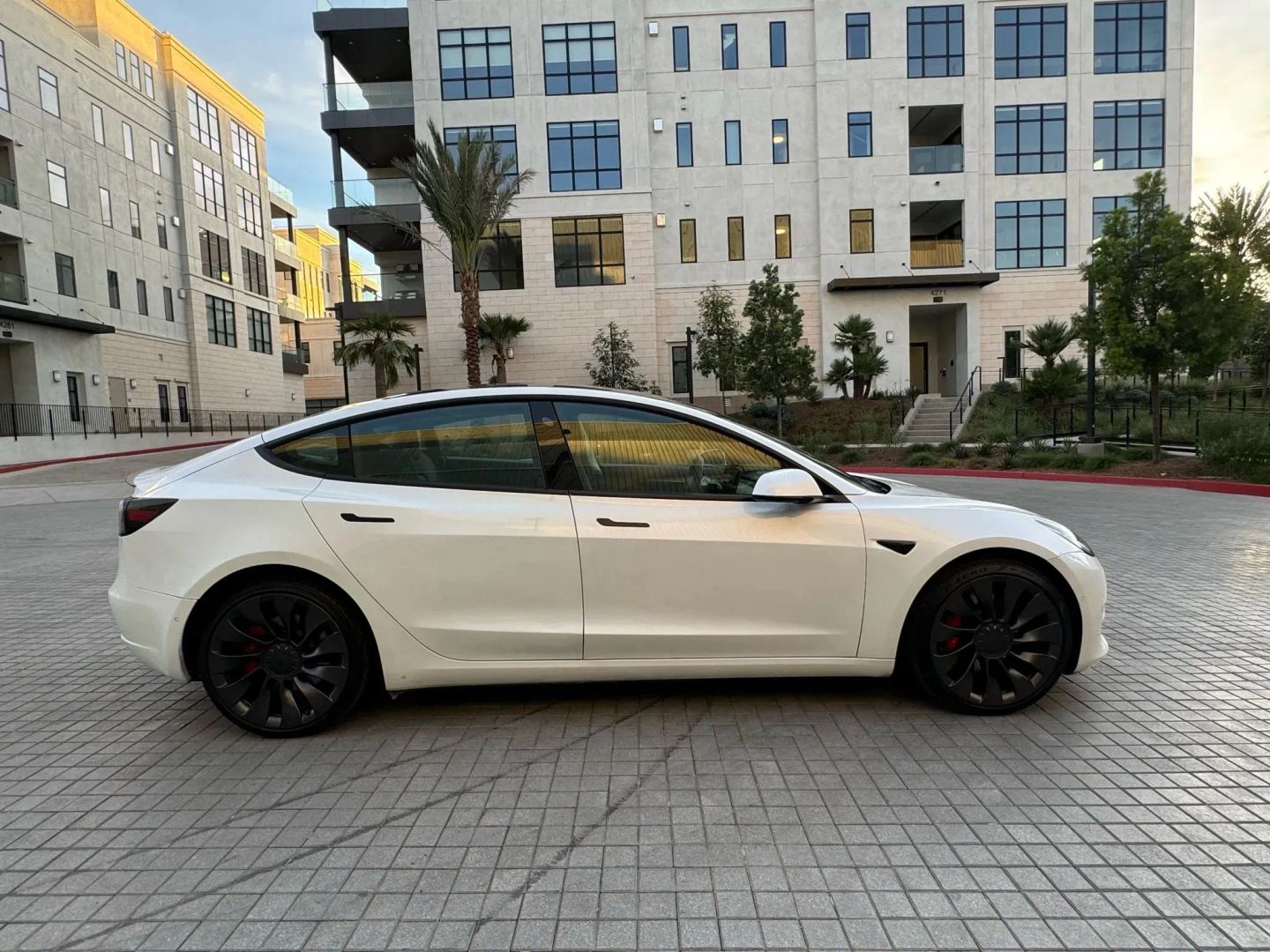 Photo 4 of this Tesla Model 3