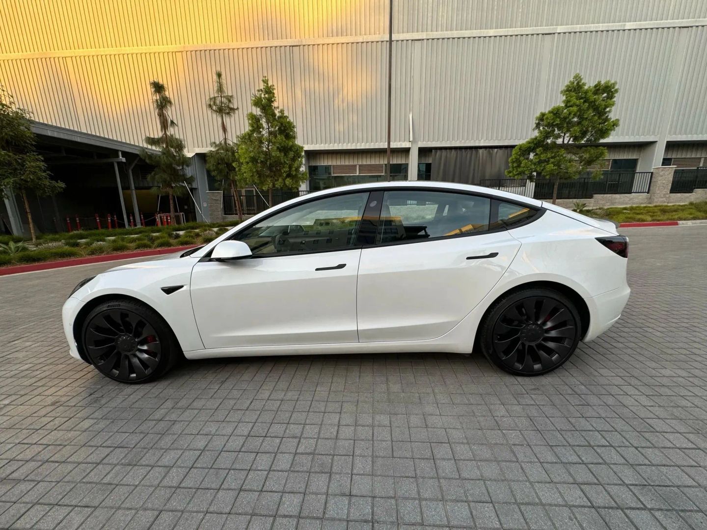 Photo 5 of this Tesla Model 3