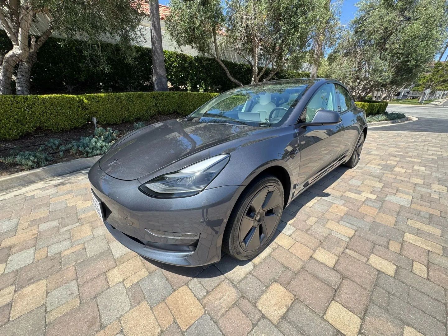 Photo 3 of this Tesla Model 3