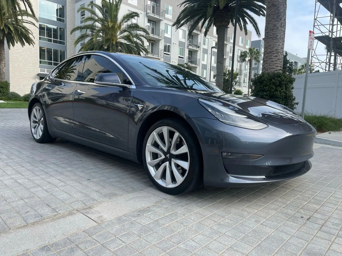 Photo 6 of this Tesla Model 3