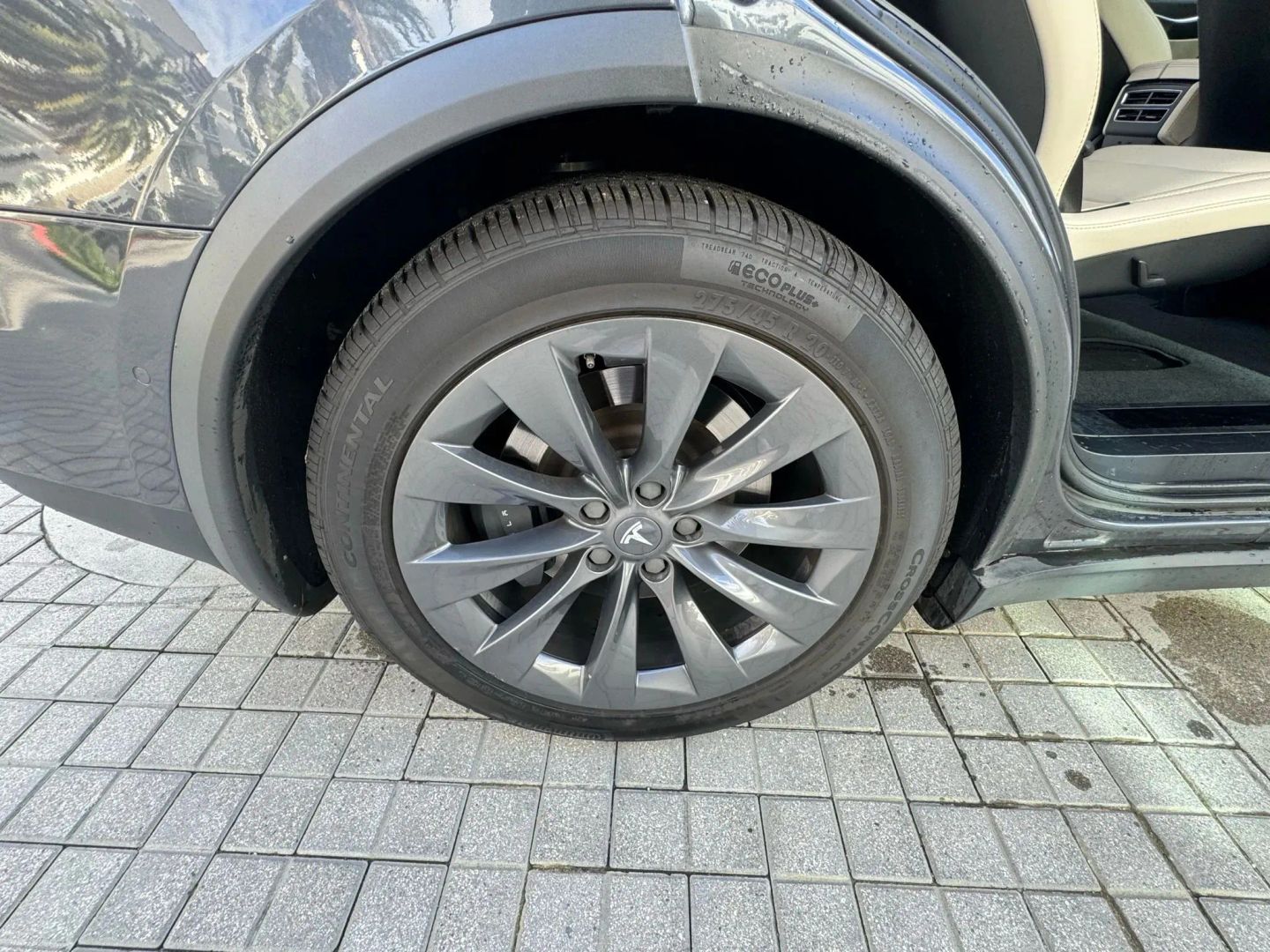 Photo 34 of this Tesla Model X