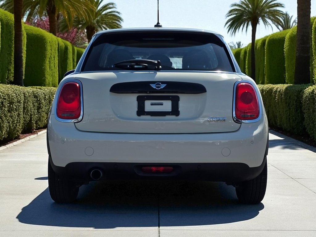 2018 Mini Cooper 4 Door Hardtop photo 5