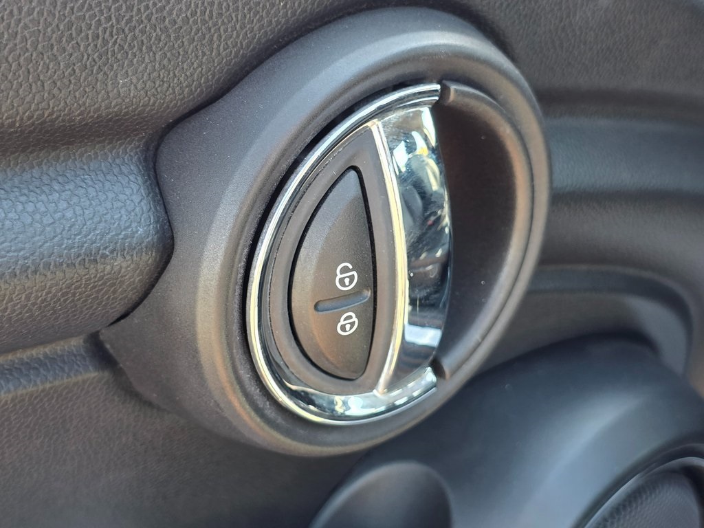 2018 Mini Cooper 4 Door Hardtop photo 23