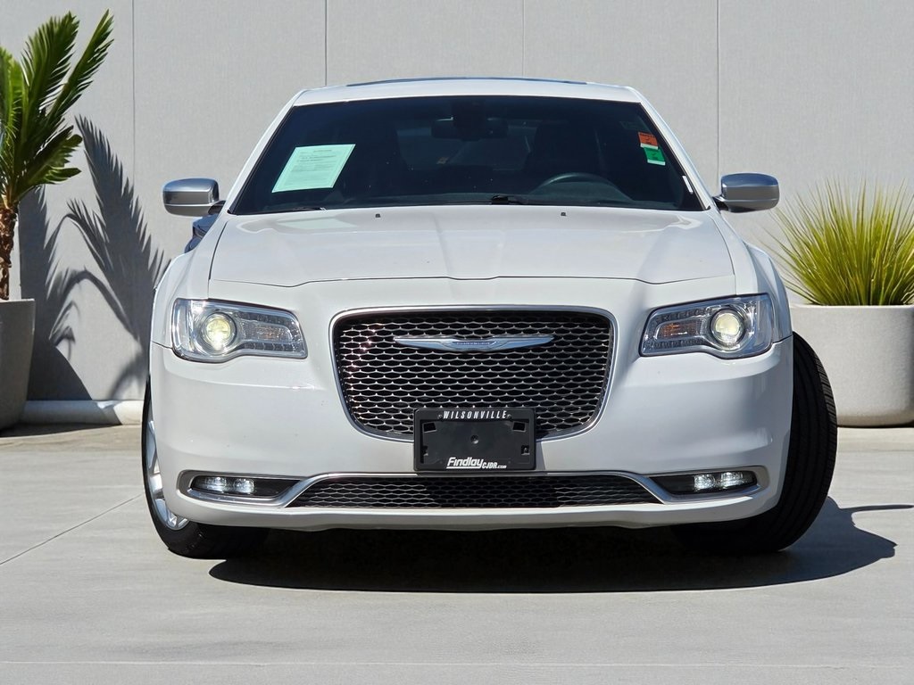 2016 Chrysler 300 Platinum photo 2