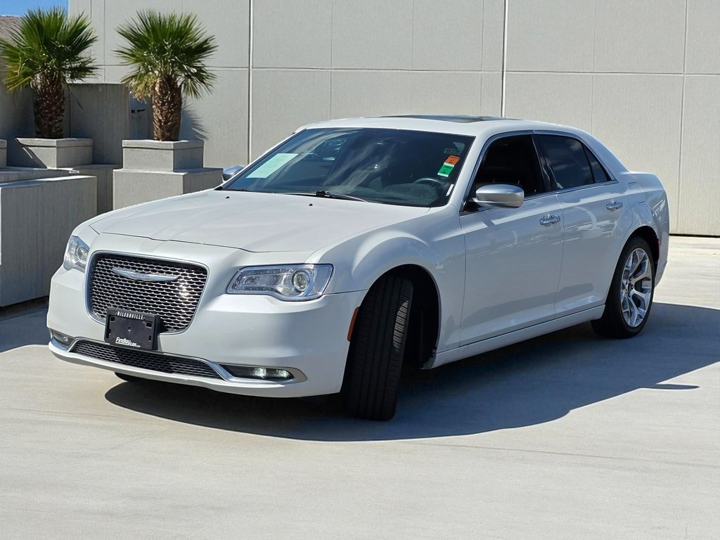 2016 Chrysler 300 Platinum photo 3