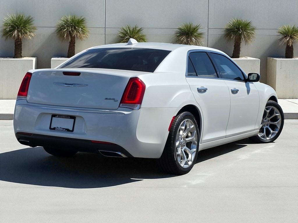 2016 Chrysler 300 Platinum photo 6