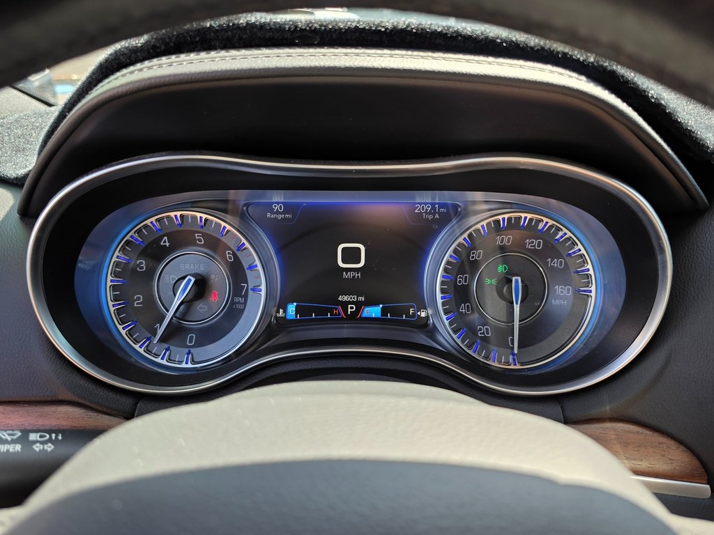 2016 Chrysler 300 Platinum photo 24