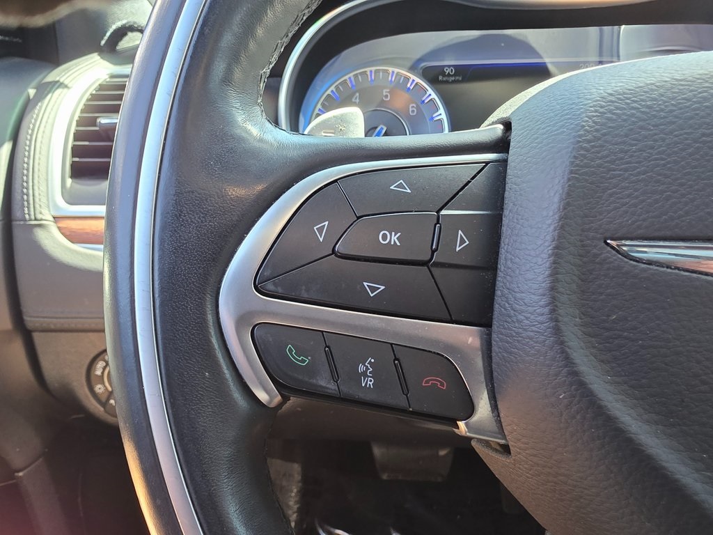 2016 Chrysler 300 Platinum photo 25