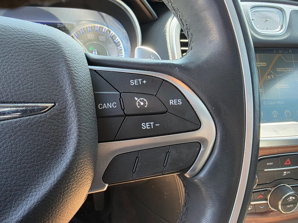 2016 Chrysler 300 Platinum photo 26