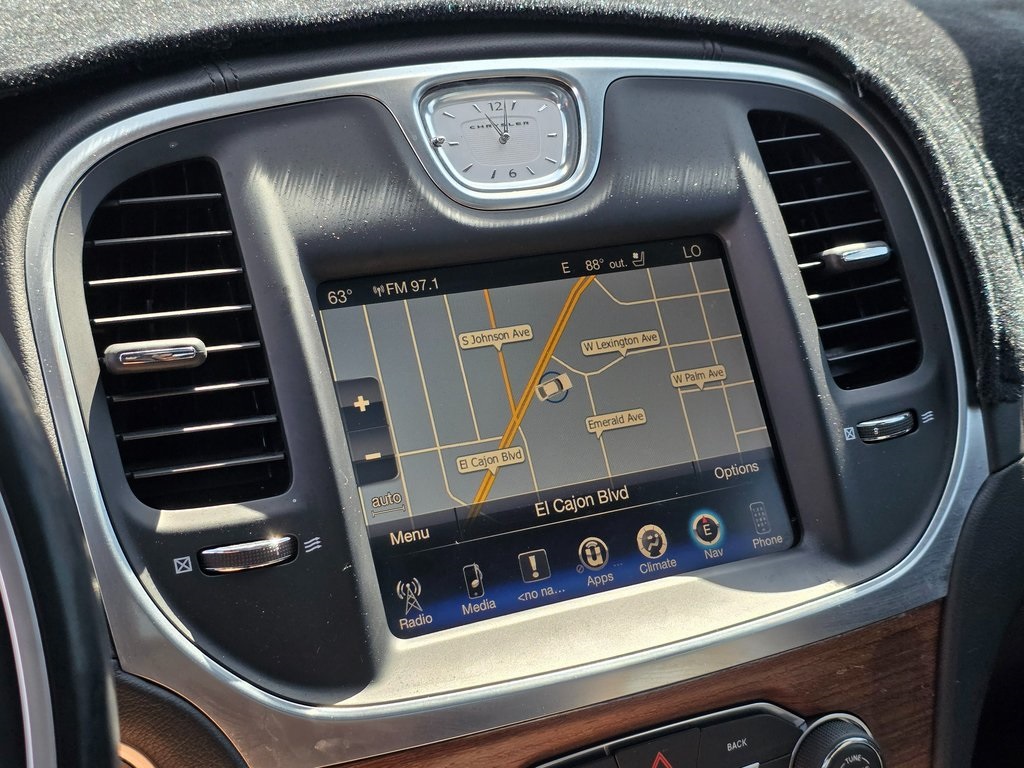 2016 Chrysler 300 Platinum photo 27