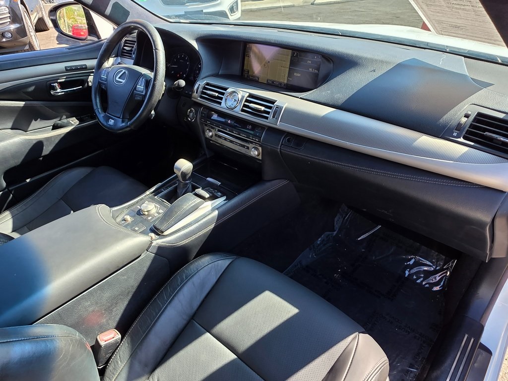 2013 Lexus LS 460 photo 2