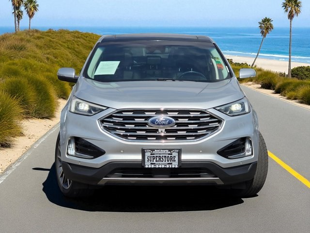 2019 Ford Edge Titanium photo 2