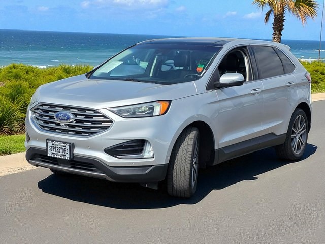 2019 Ford Edge Titanium photo 3