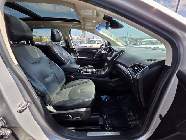 2019 Ford Edge Titanium photo 9