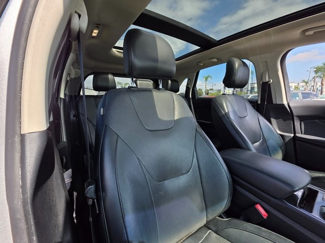 2019 Ford Edge Titanium photo 10